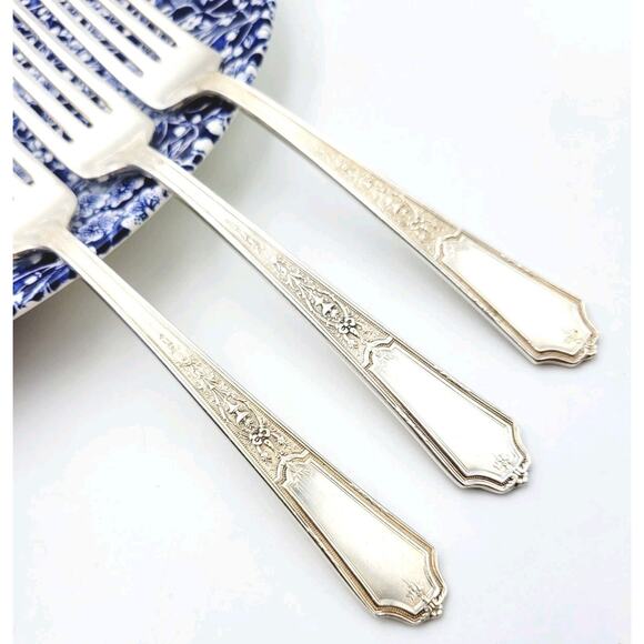 1847 Rogers Bros Ancestral Silverplate Set of 3 Dinner Fork Discontinued - Picture 7 of 9